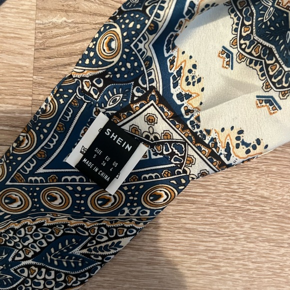 Cute Top - Picture 3 of 4